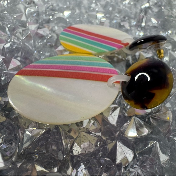 ParkerRose MOP earrings seashell 🐚 pearl with rainbow stripes and brown shell - Picture 4 of 6